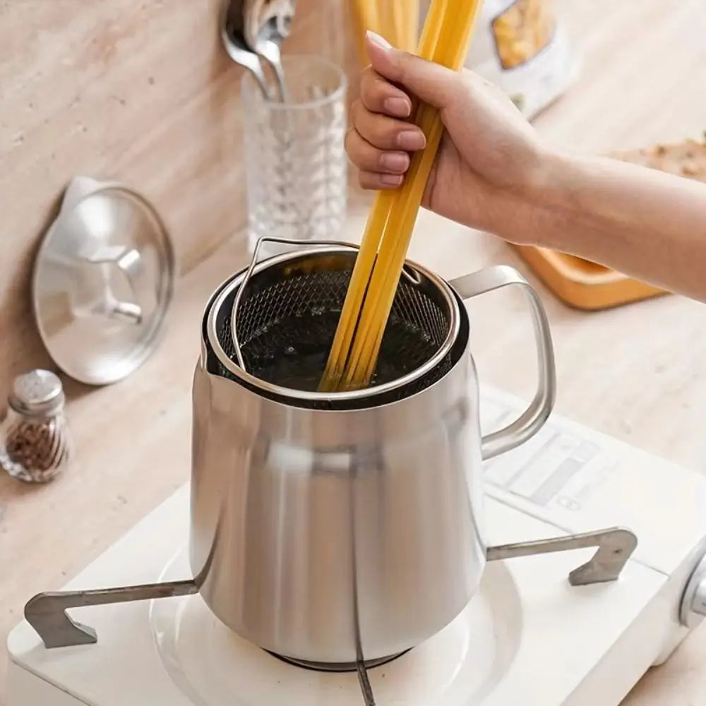 Oil Strainer Pot With Fine-Mesh Filter, 1.5-2 L Grease Storage Container