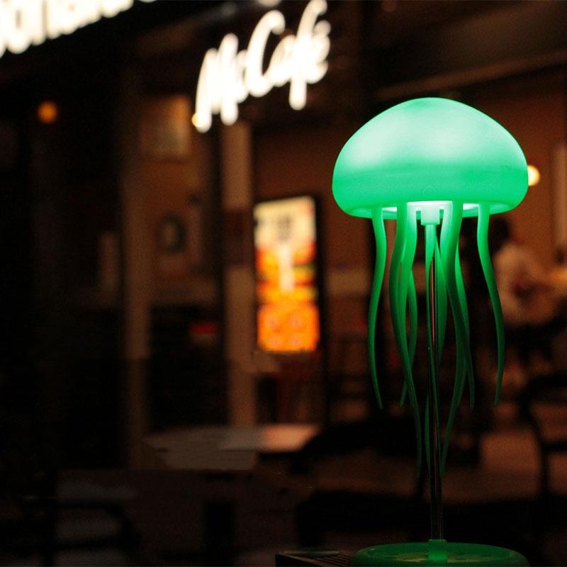 Zeni™ OceanGlow — Ambient Jellyfish Lamp for Calmer Evenings