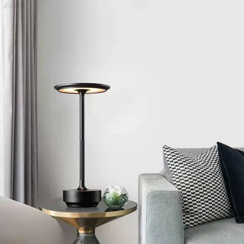 Modern Table Lamp with Metallic Finish – Sleek Design for Desk, Shelf or Side Table