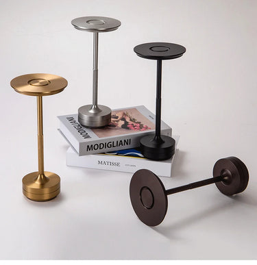 Modern Table Lamp with Metallic Finish – Sleek Design for Desk, Shelf or Side Table
